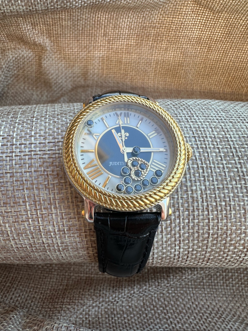 Judith Ripka Floating Crystal Heart Shaker Watch Gold Tone Leather Strap - Picture 3 of 16